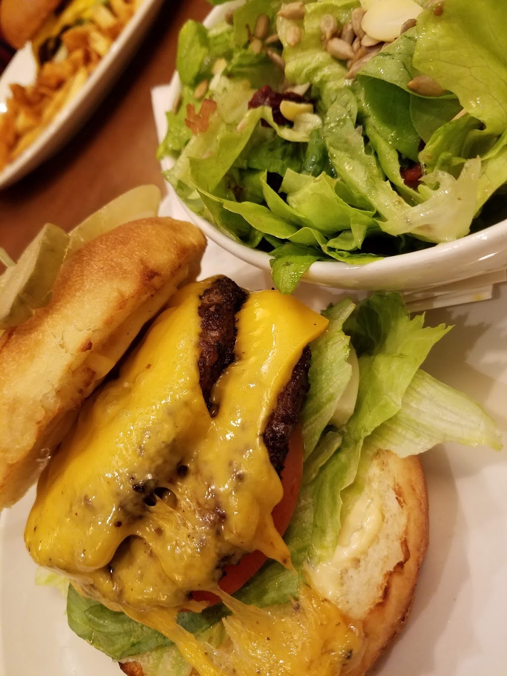 White Spot Park Royal | 797 Main St, West Vancouver, BC V7T 0A5, Canada | Phone: (604) 922-8221