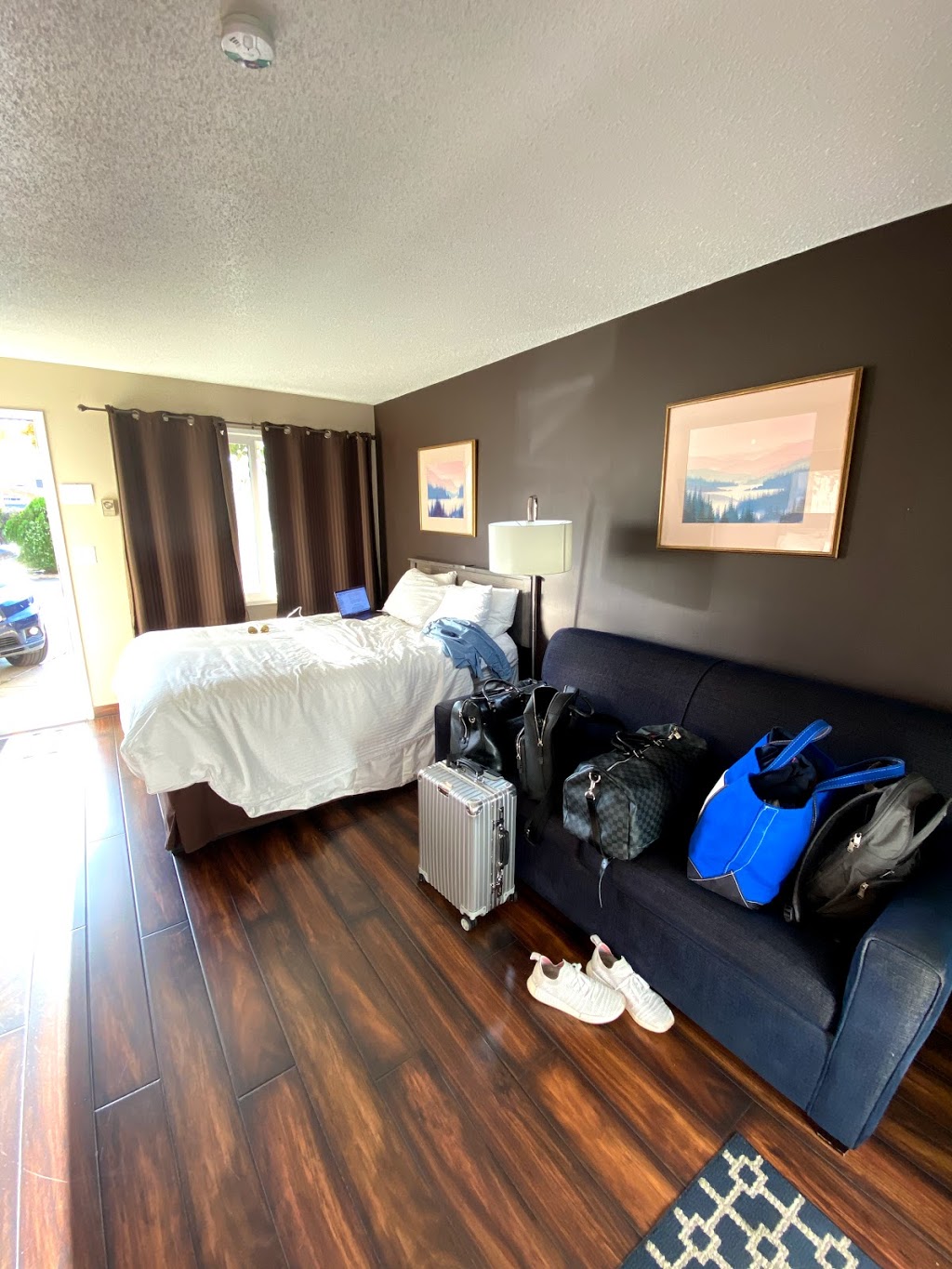 Maple Leaf Motel Inn Towne | lodging | 5920 Main St, Oliver, BC V0H 1T0, Canada | 2504983497 OR +1 250-498-3497