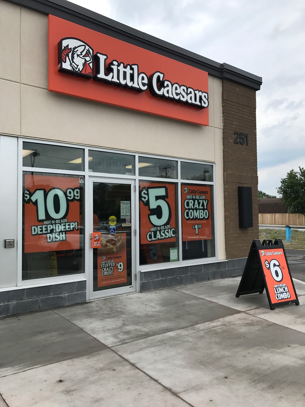 LITTLE CAESARS PIZZA | meal takeaway | 251 Ritson Rd N, Oshawa, ON L1G 1Z7, Canada | 9057430202 OR +1 905-743-0202