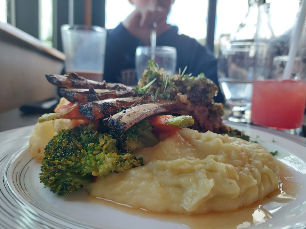 Chimney Corner Lounge | Improvement District No. 9, AB T0L 2C0, Canada | Phone: (403) 762-7890 ext. 1109