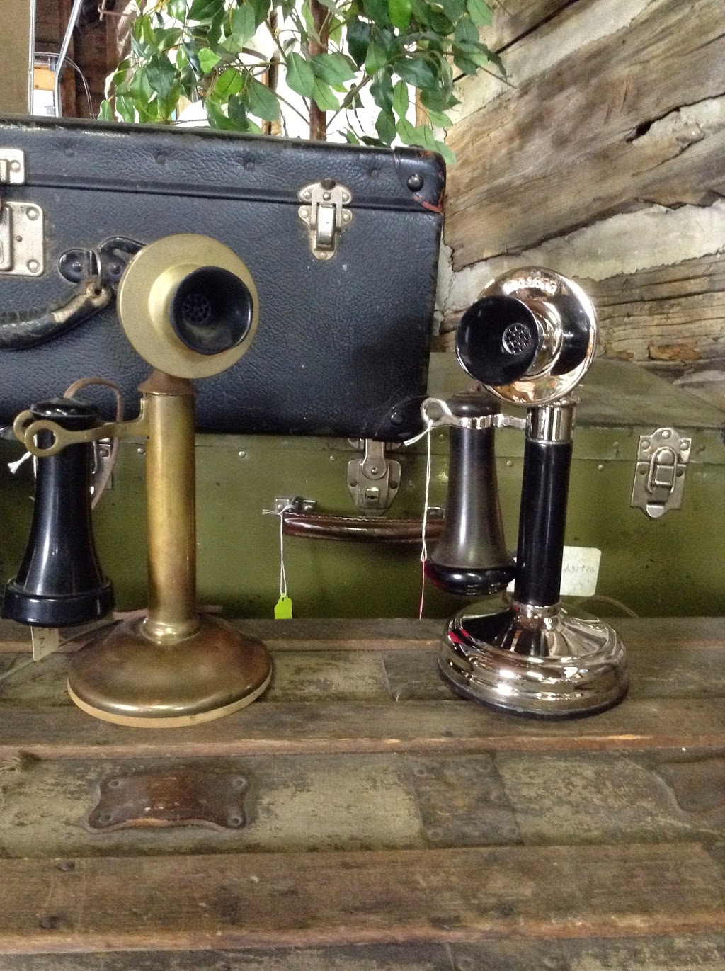 Merry Macs Antiques | 1611 Kawartha Lakes County Rd 46, Woodville, ON K0M 2T0, Canada | Phone: (905) 432-5432