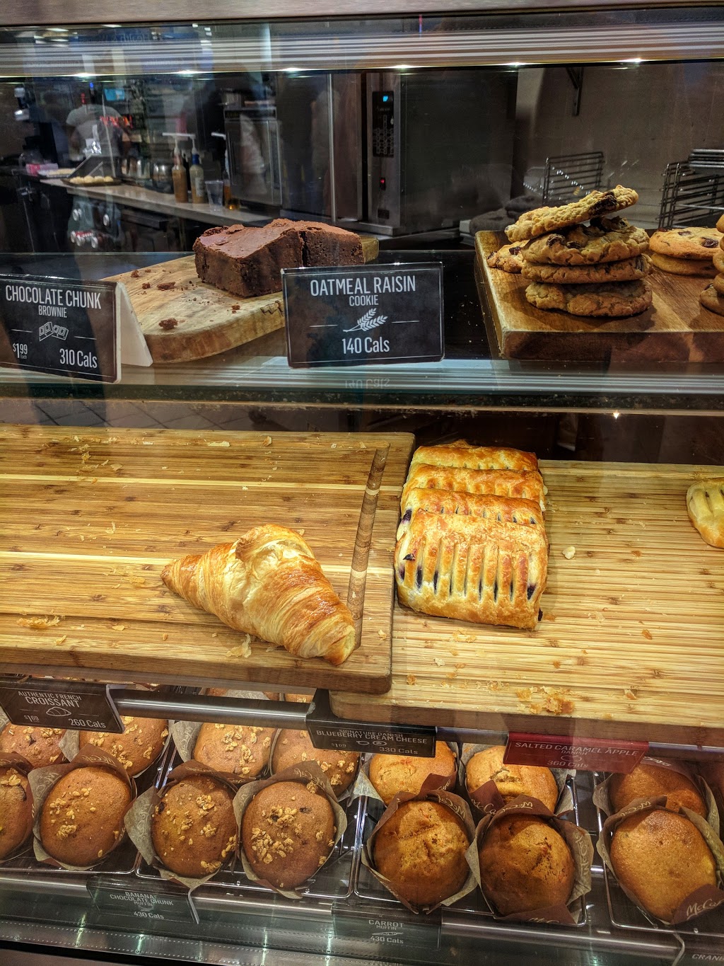 McDonalds | 100 City Centre Dr, Mississauga, ON L5B 2C9, Canada | Phone: (905) 276-3898