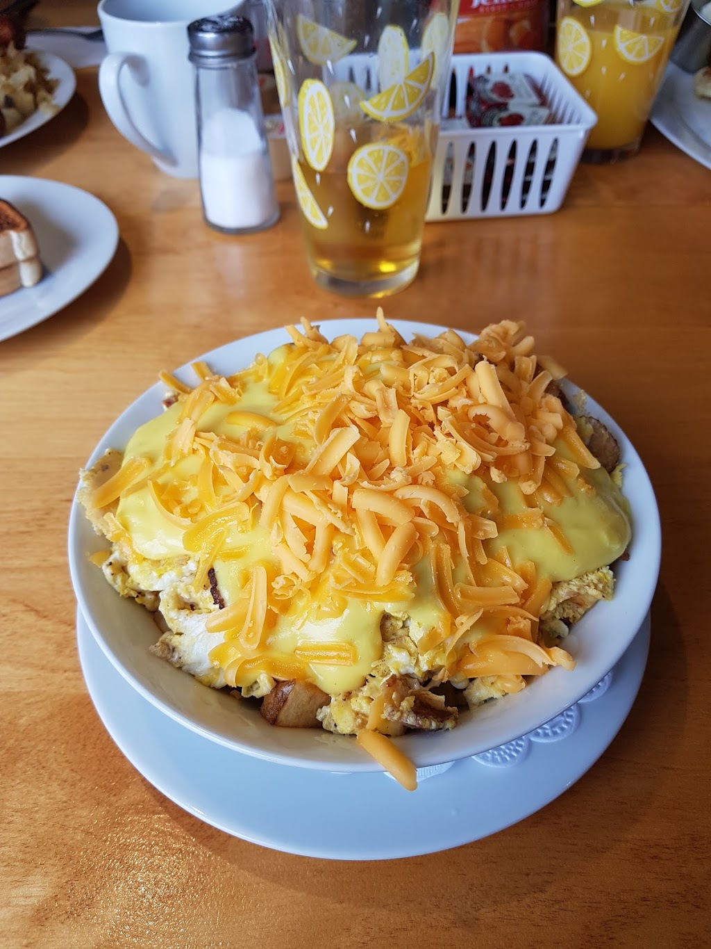 Grannies Restaurant | 279 Sidney St, Trenton, ON K8V 2T6, Canada | Phone: (613) 955-0446