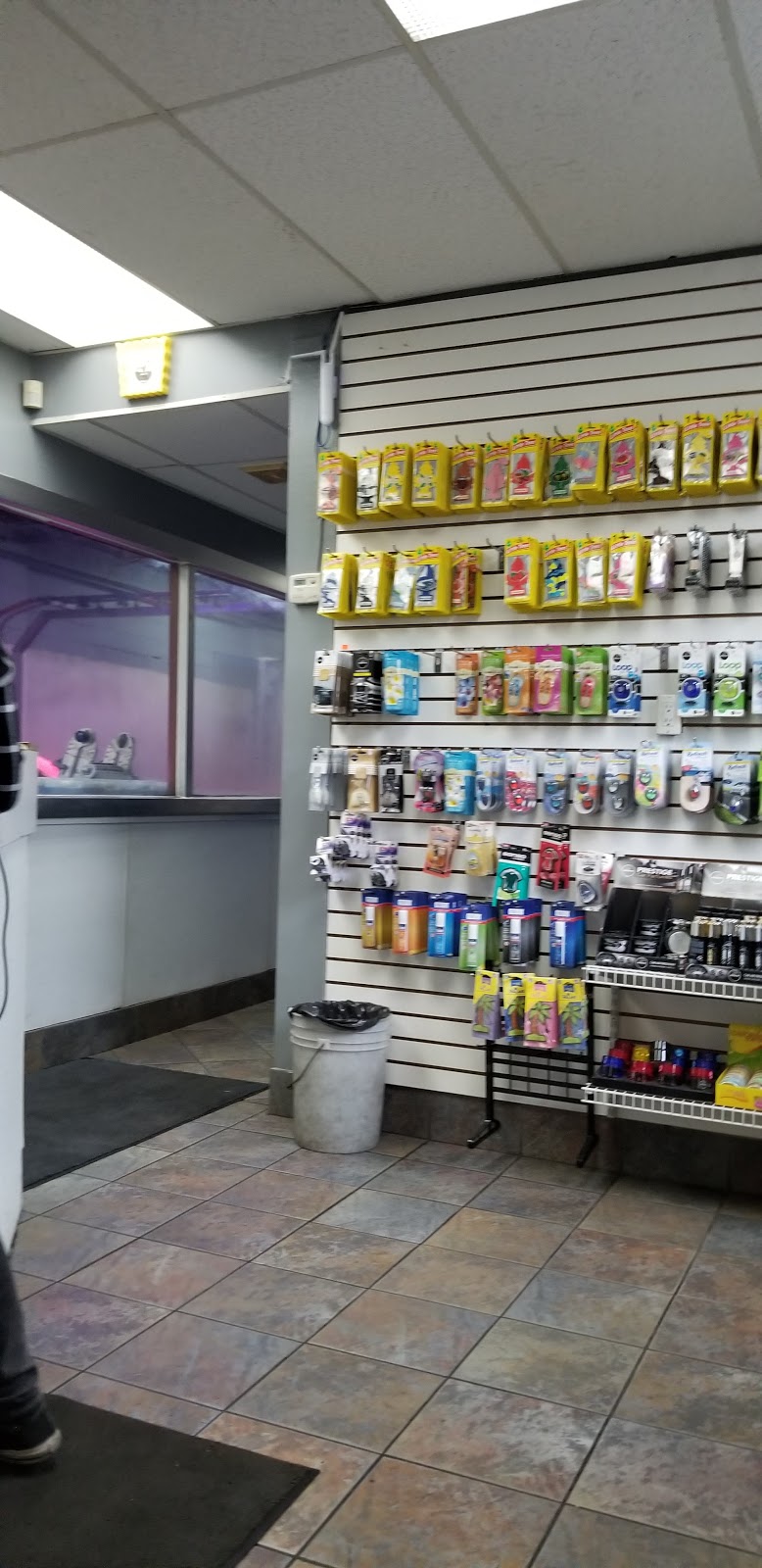 Main East Car Wash | 1479 Main St E, Hamilton, ON L8K 1C7, Canada | Phone: (905) 549-2191