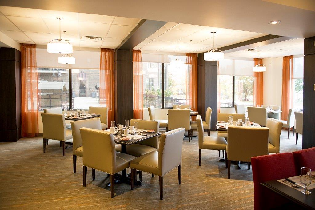 Appartements de La Rive | 4605 Boulevard Sainte-Rose, Laval, QC H7R 5S9, Canada | Phone: (450) 627-7474