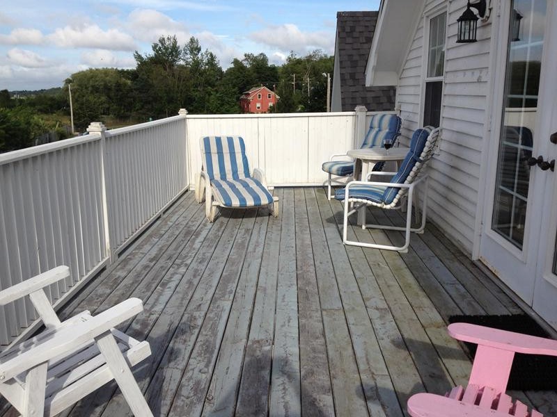 Retas Hideaway by the Harbour | 318 Main St, Wolfville, NS B4P 1C4, Canada | Phone: (902) 542-5607