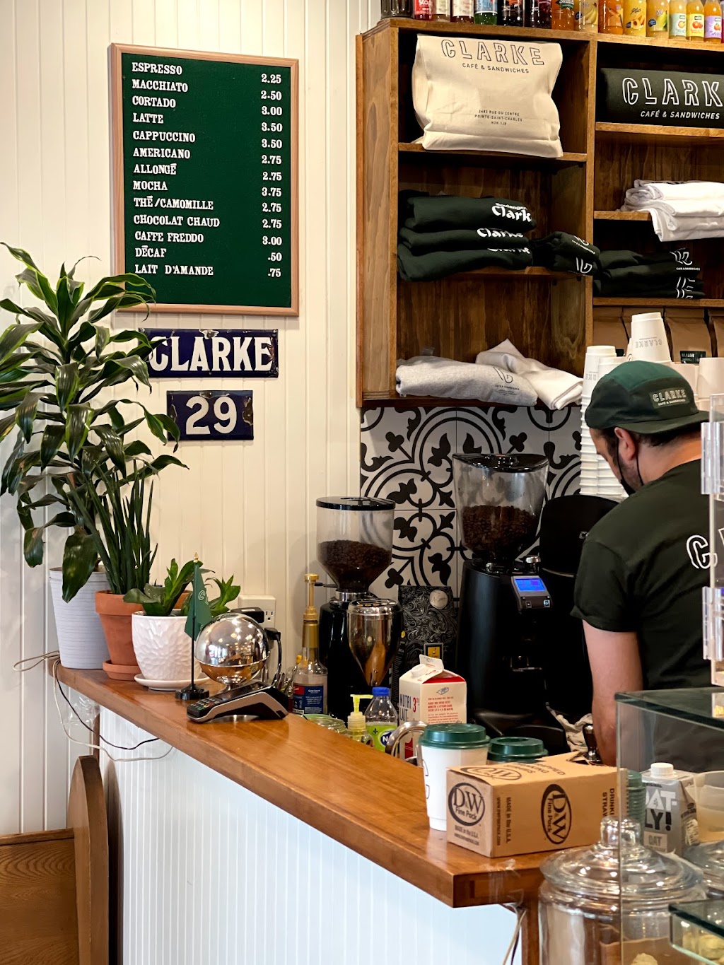 Clarke Café | 2483 Rue Centre, Montréal, QC H3K 1J9, Canada | Phone: (514) 938-5554