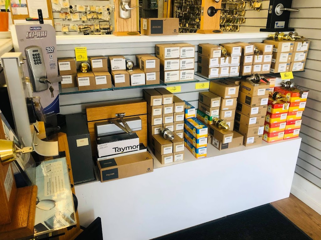 Guildford Locksmith | 10226 152 St Unit 108, Surrey, BC V3R 6N7, Canada | Phone: (604) 588-3835