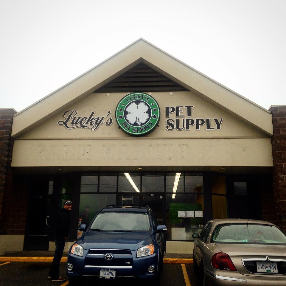 Luckys Pet Supply | 104-2100 Main St, Penticton, BC V2A 5H7, Canada | Phone: (250) 493-3647