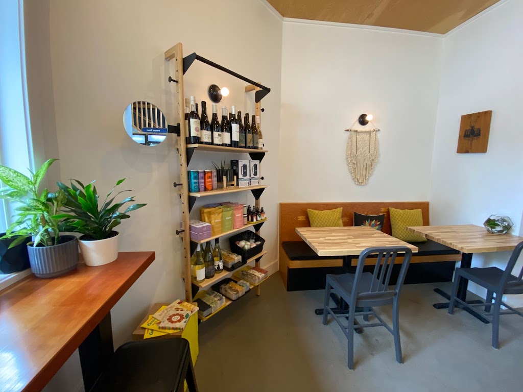 Coffee + Kitchen Restaurant | 4709 Canal Rd, Pender Island, BC V0N 2M1, Canada | Phone: (250) 629-3353