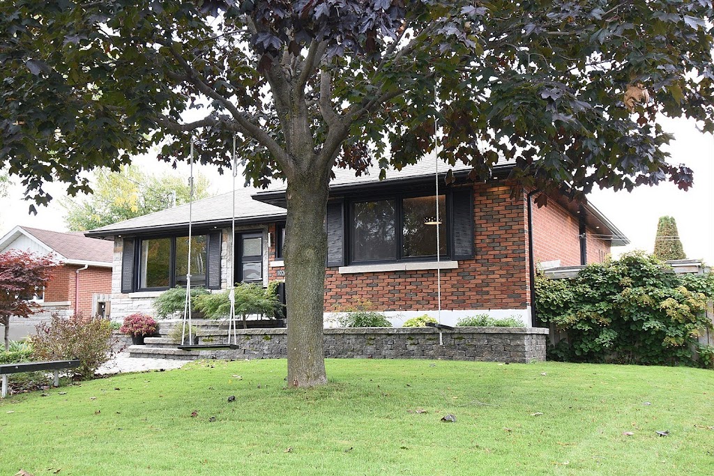 West Island Realty | 263C Boul. Saint-Jean, Pointe-Claire, QC H9R 3J1, Canada | Phone: (514) 928-4663