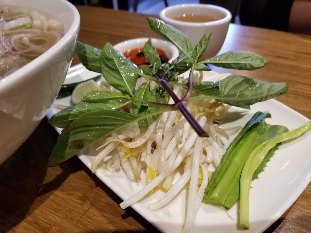 Pho Xin Chao | 7057 Yonge St, Thornhill, ON L3T 2A6, Canada | Phone: (905) 881-8826