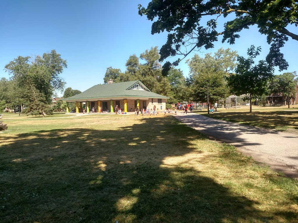 Withrow Park | 725 Logan Ave, Toronto, ON M4K 3B9, Canada | Phone: (416) 392-2489