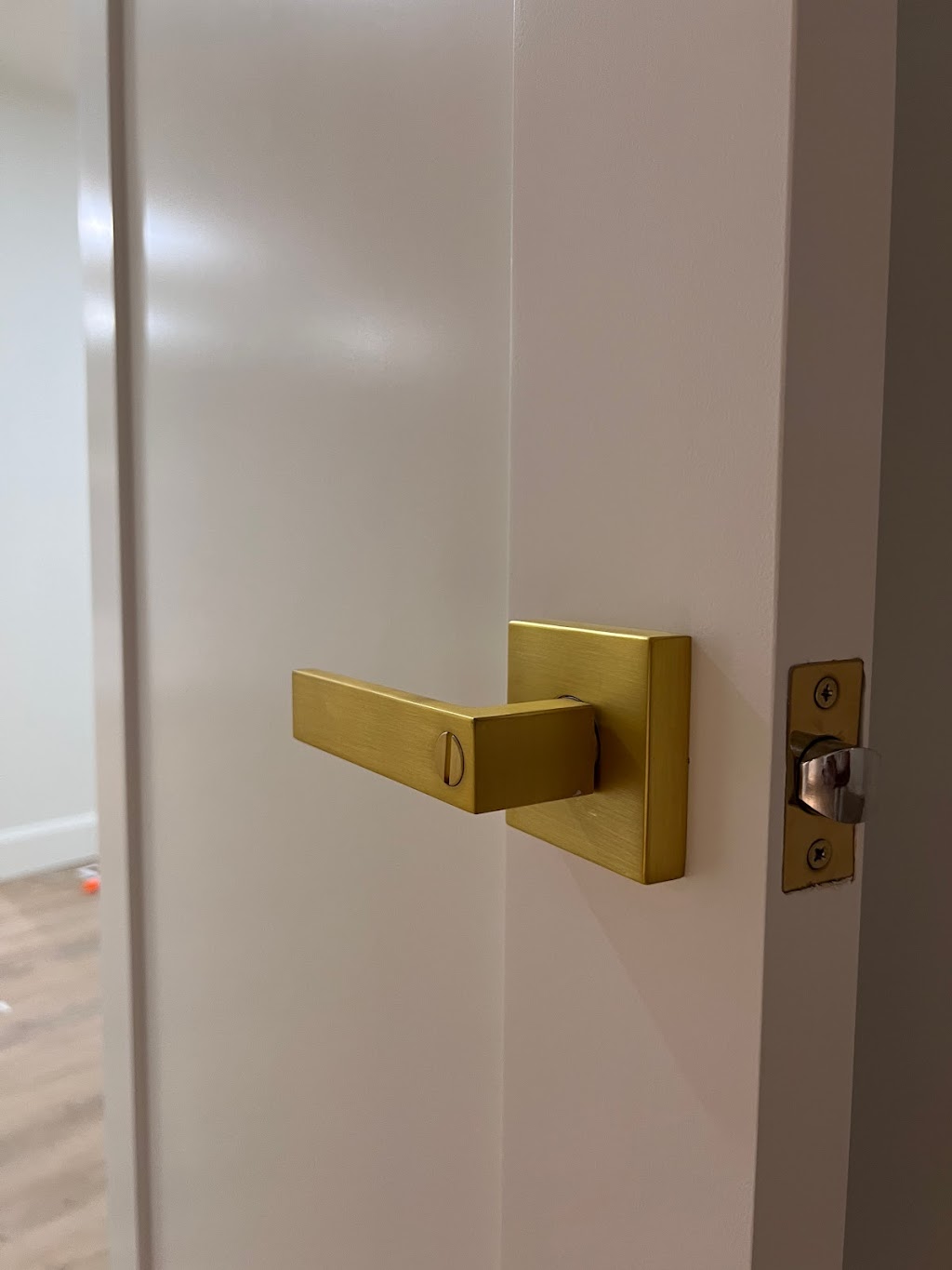 Decortiva painters | 1965 Upperpoint Gate, London, ON N6K 0L2, Canada | Phone: (226) 700-4858