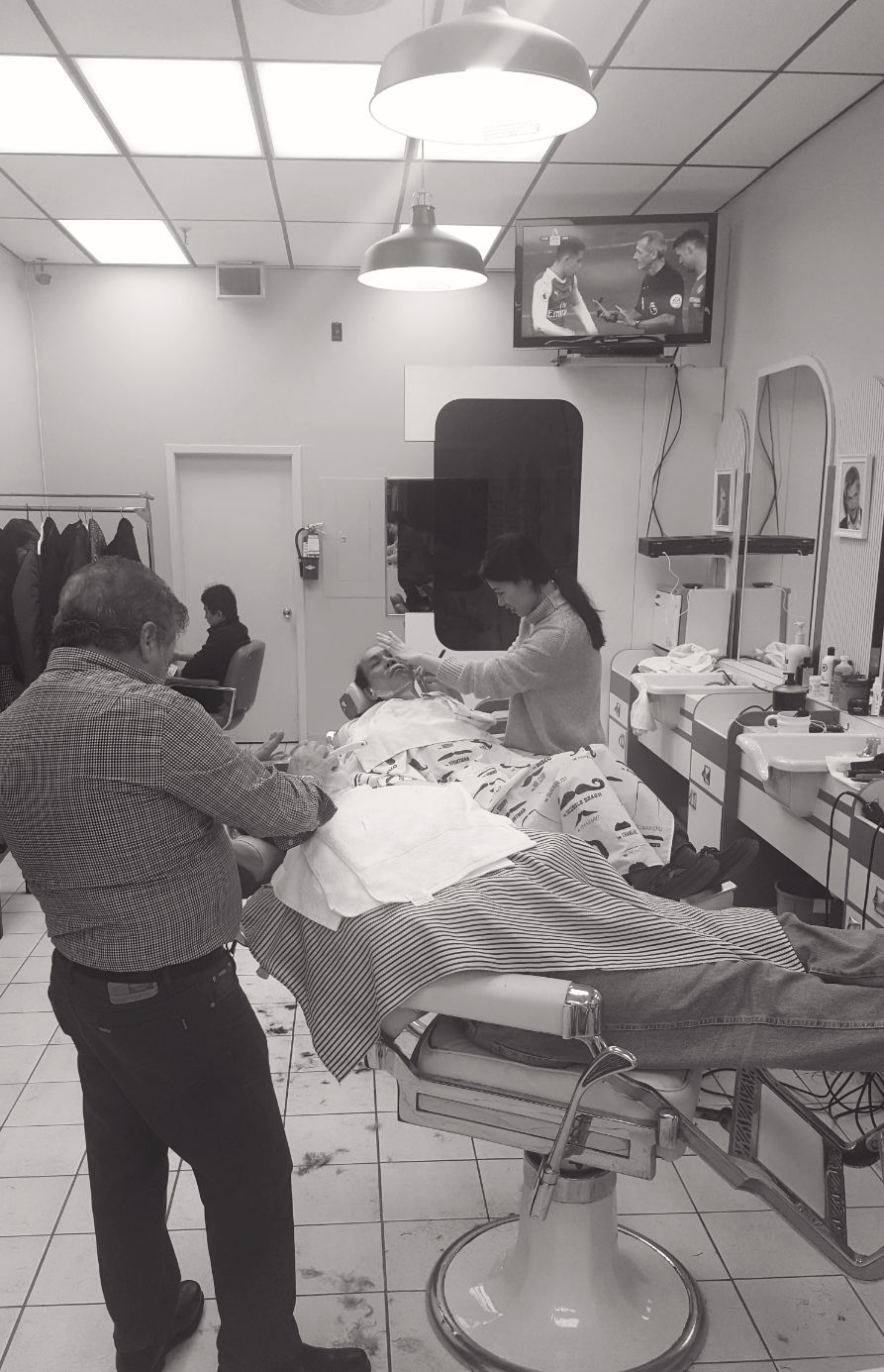 Deluxe Barbershop | 3415 Dixie Rd, Mississauga, ON L4Y 2B1, Canada | Phone: (905) 625-2099
