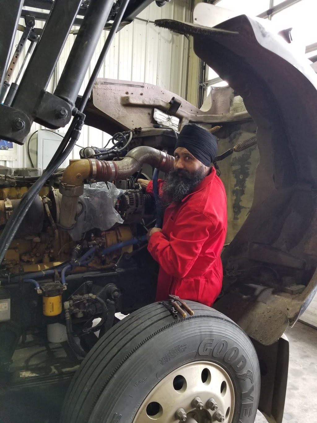 Sherwood Truck Wash & Lube | 28 Strathmoor Dr Unit # 101, Sherwood Park, AB T8H 2B6, Canada | Phone: (780) 666-9820