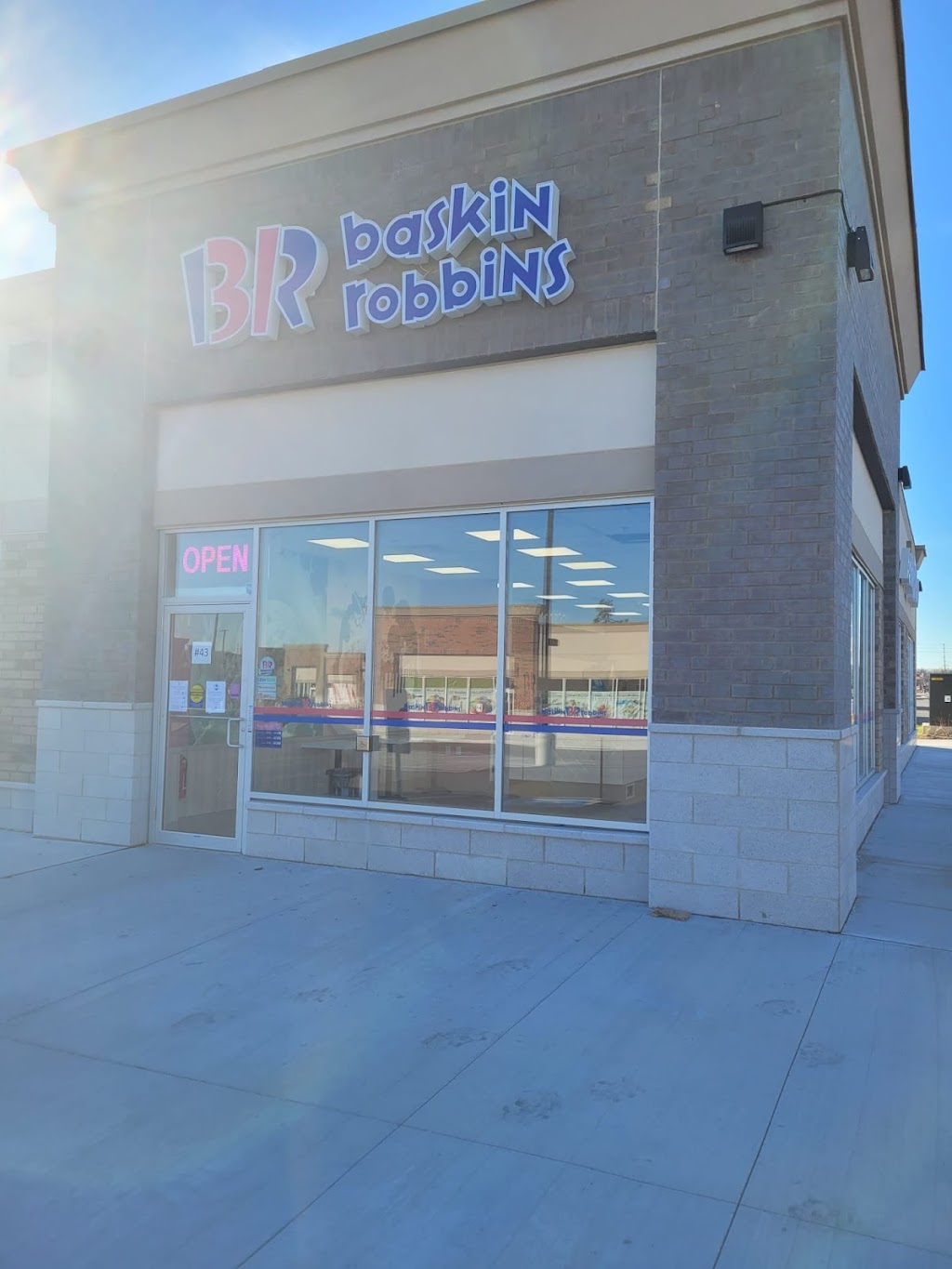 Baskin Robbins Ninth line | 3890 Eglinton Ave W, Mississauga, ON L5M 2R9, Canada | Phone: (905) 608-1600