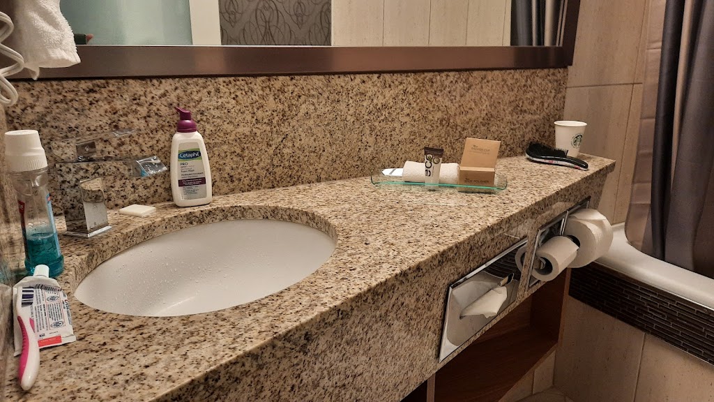 Carriage House Hotel & Conference Centre | 9030 Macleod Trail, Calgary, AB T2H 0M4, Canada | Phone: (403) 253-1101