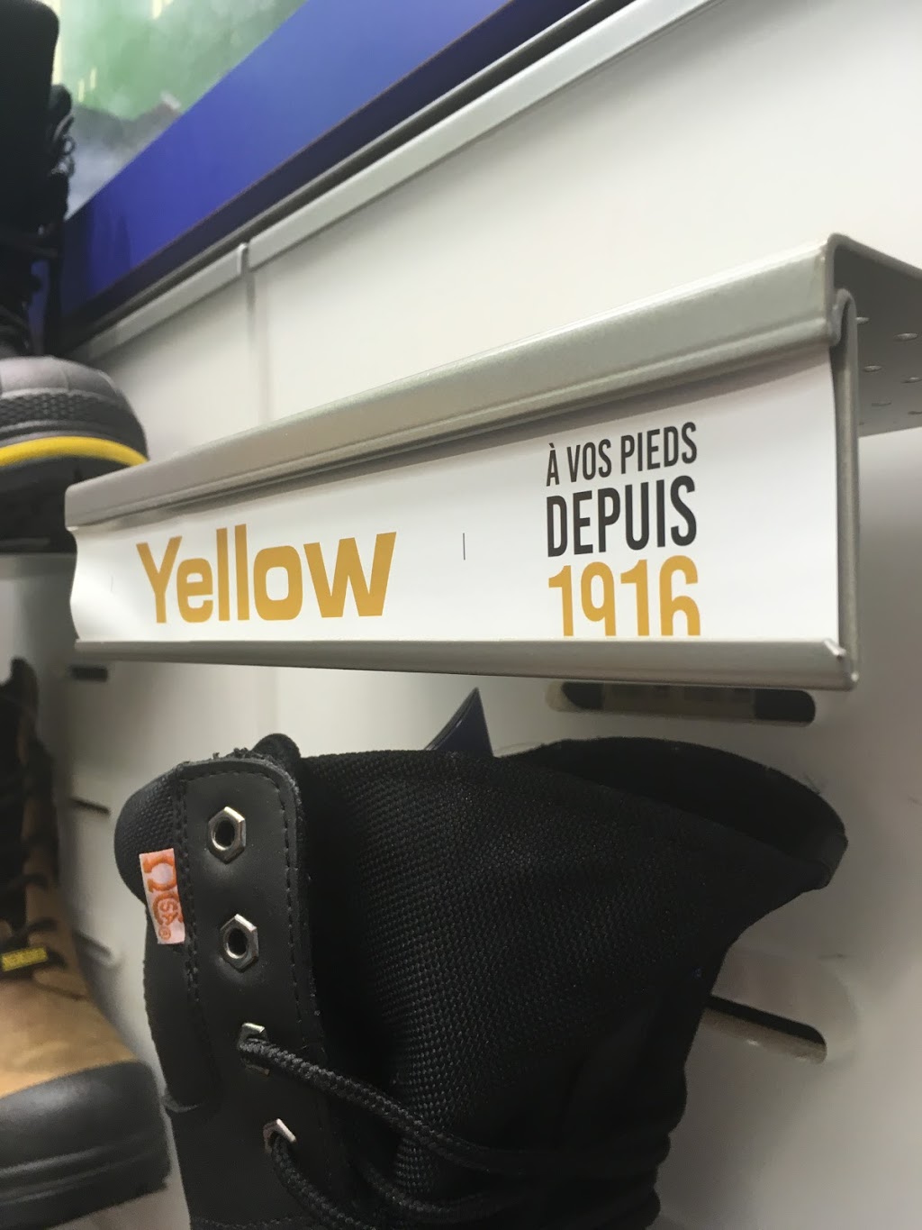 Yellow | 9620 Boulevard Leduc #5, Brossard, QC J4Y 0B3, Canada | Phone: (450) 445-4563