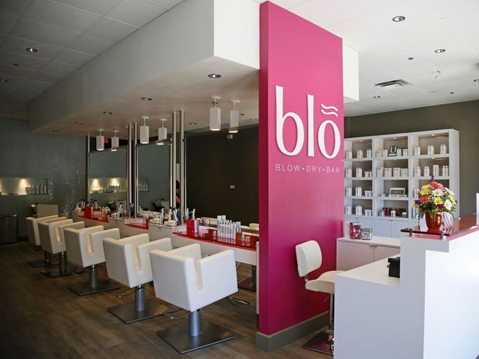 Blo Blow Dry Bar | 154 Cumberland St, Toronto, ON M5R 1A8, Canada | Phone: (416) 920-2256