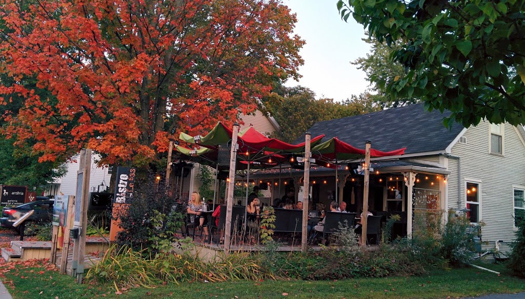 Bistro Le 633 | 633 Rue Shefford, Bromont, QC J2L 2K5, Canada | Phone: (450) 534-0633