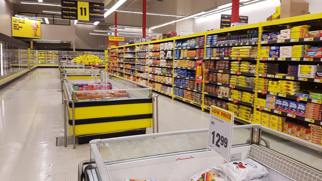 Chris & Staceys No Frills | 1250 S Service Rd, Mississauga, ON L5E 1V4, Canada | Phone: (866) 987-6453