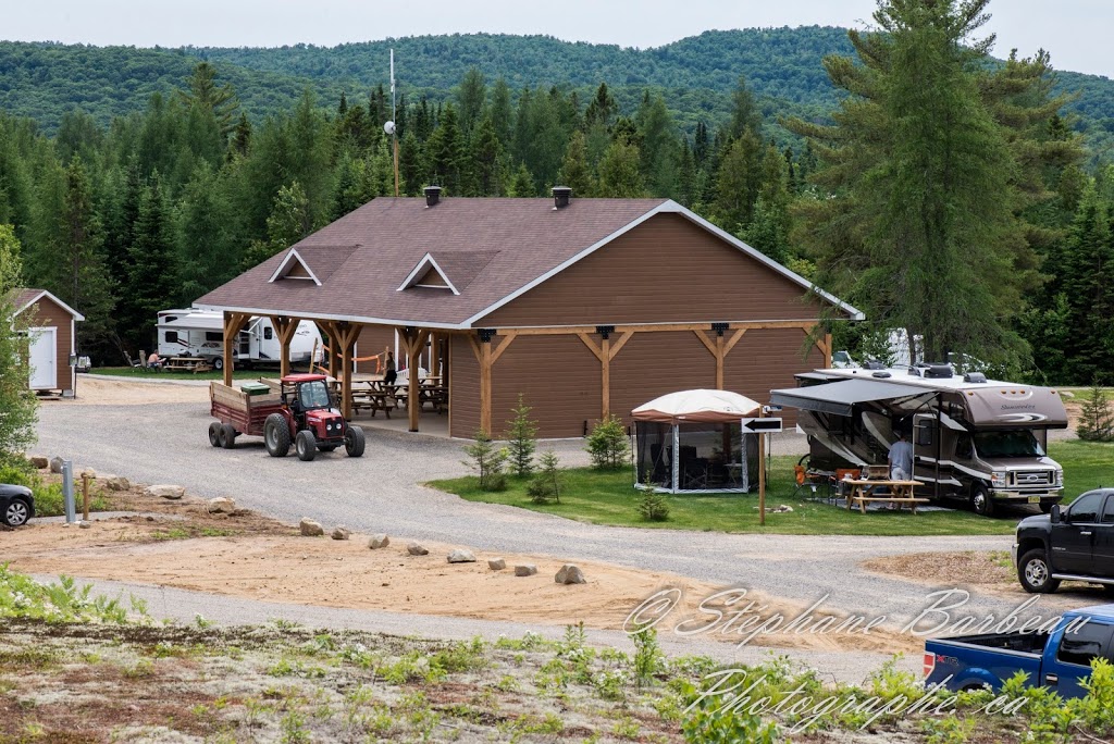 Domaine Vacances Doncaster | 2211 Chemin des Menhirs, Sainte-Lucie-des-Laurentides, QC J0T 2J0, Canada | Phone: (819) 323-2267