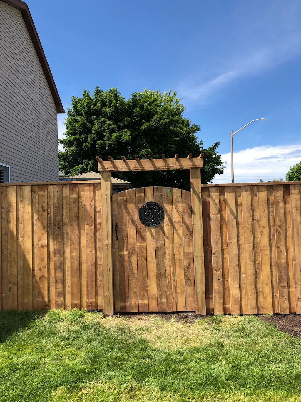 BCB Fencing | 78 Elliott St, Cambridge, ON N1R 2J8, Canada | Phone: (226) 972-2134