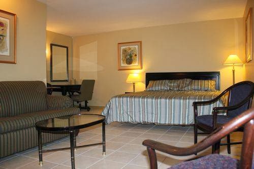 iCheck Inn Motel | 2763 Howard Ave, Windsor, ON N8X 3X7, Canada | Phone: (519) 915-8727