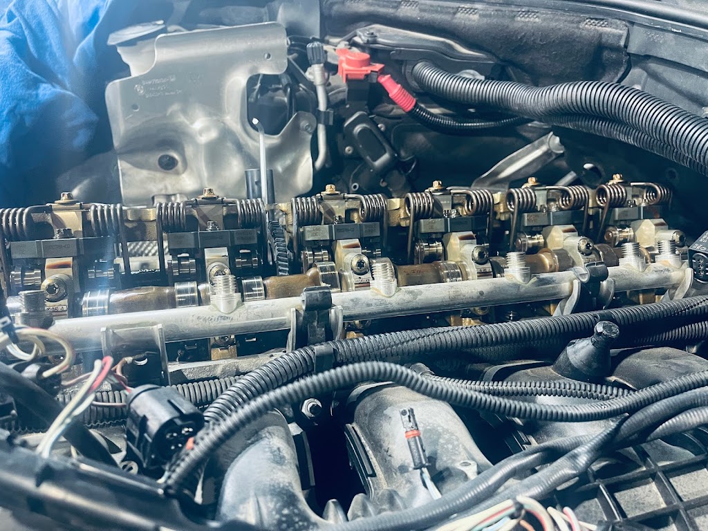 M RIK AUTOMOTIVE WERKS LTD | 241 Horton St E, London, ON N6B 1L1, Canada | Phone: (647) 708-1300