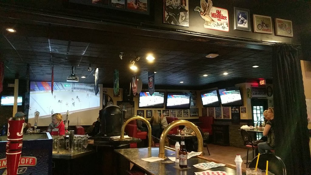 Borderline Pub & Grill | 3226 82 St NW, Edmonton, AB T6K 3Y3, Canada | Phone: (780) 462-1888