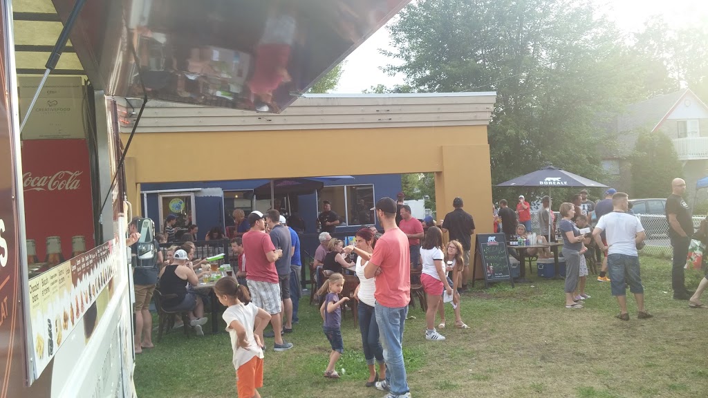 Bar RedLounge | 1811 Boulevard Pie-XI N, Québec, QC G3J 1N5, Canada | Phone: (418) 842-7777