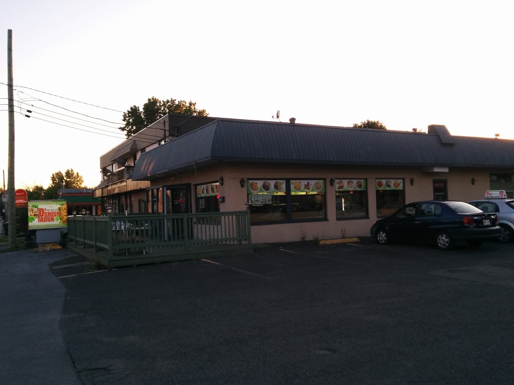 O Shish Taouk | 5070 Montée Saint-Hubert, Saint-Hubert, QC J3Y 1V5, Canada | Phone: (450) 486-1233