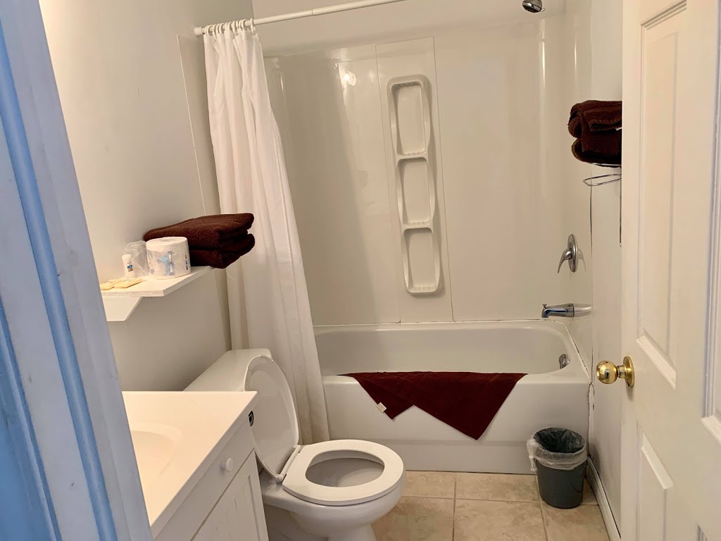 Fundy Rocks Motel | 3471 NB-114, Hopewell Cape, NB E4H 2G5, Canada | Phone: (506) 734-1904
