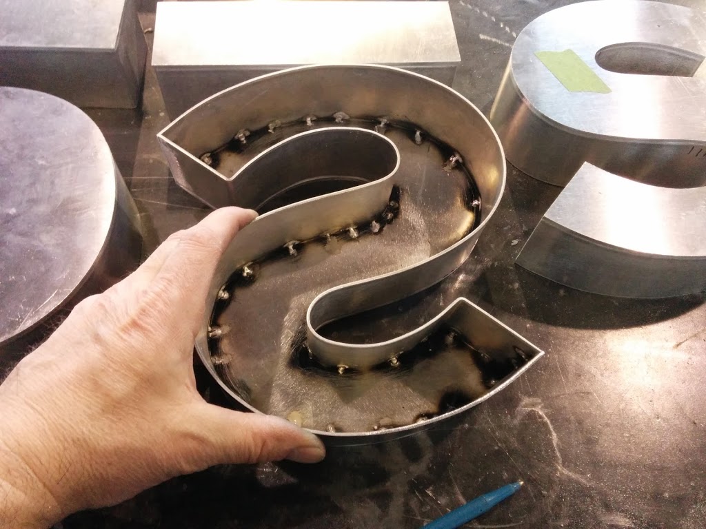 JB Precision Inc - Service de Découpe à Longueuil | 5345-2 Rue Albert Millichamp, Saint-Hubert, QC J3Y 8Z8, Canada | Phone: (450) 486-7174