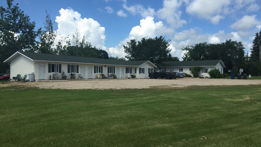 Country Girls Inn Motel | 112 Androsoff St, Blaine Lake, SK S0J 0J0, Canada | Phone: (306) 497-3233