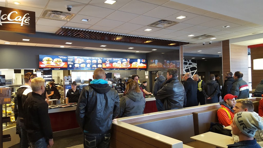 McDonalds | 7505 Grande Allée, Brossard, QC J4Z 0E3, Canada | Phone: (450) 678-9200