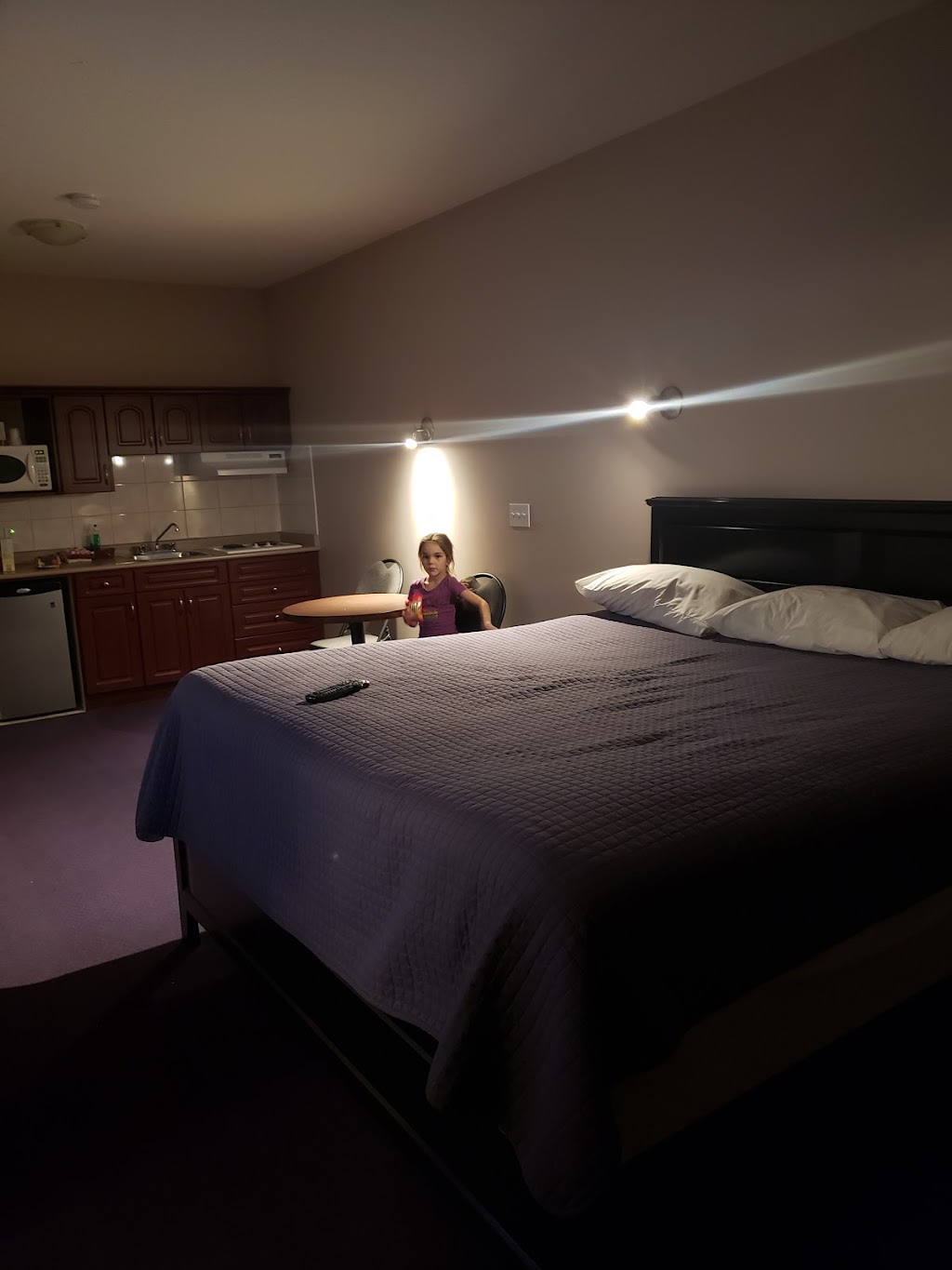 Westwood Inn | 5002 34 Ave, Drayton Valley, AB T7A 1S5, Canada | Phone: (780) 514-3554