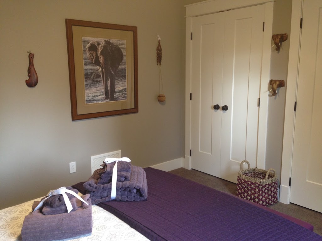 VANCOUVER ISLAND ELES ESCAPE B&B by the SEA | 7461 Lantzville Rd, Lantzville, BC V0R 2H0, Canada | Phone: (250) 933-4837