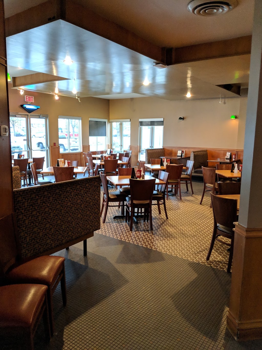 Swiss Chalet Rotisserie & Grill | 92 Fanshawe Park Rd E, London, ON N5X 4C5, Canada | Phone: (519) 672-0968