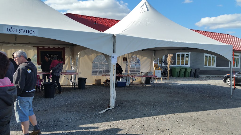 Warwick Cheese Inc. | 1 Chem. Lemay, Warwick, QC J0A 1M0, Canada | Phone: (819) 559-8080