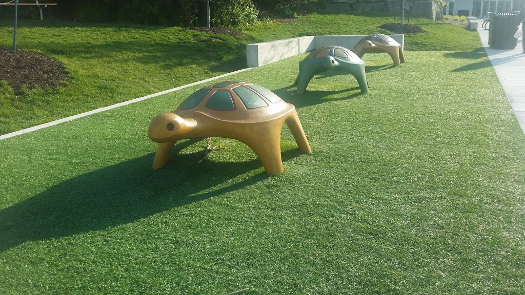 Lake Aquitaine Park Splash Pad | 2750 Aquitaine Ave, Mississauga, ON L5N 3K5, Canada | Phone: (905) 615-4100