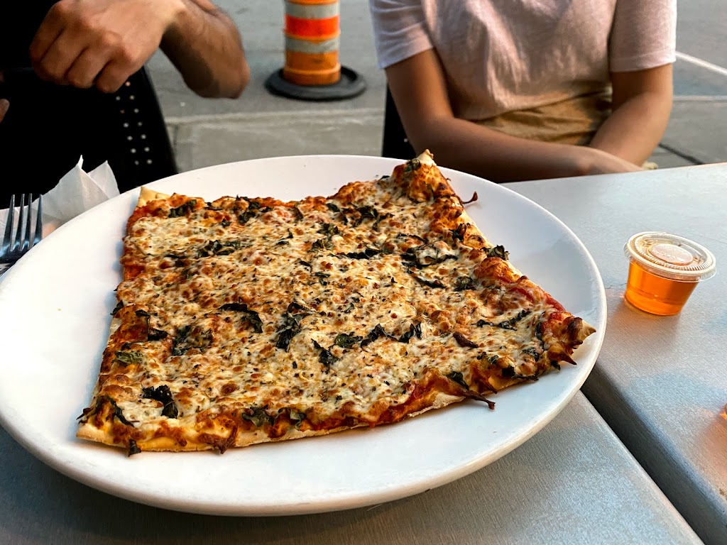Pizzédélic Mont-Royal | 1250 Avenue du Mont-Royal E, Montréal, QC H2J 1Y3, Canada | Phone: (514) 522-2286