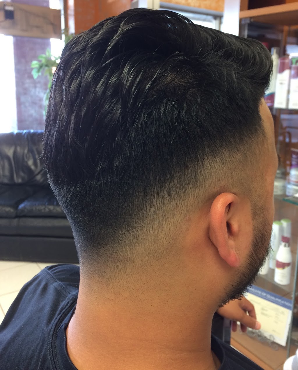 The Barber & Beauty Salon | Behind Scotia Bank, 1891 Rathburn Rd E unit 20, Mississauga, ON L4W 3Z3, Canada | Phone: (905) 629-2250
