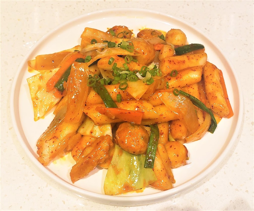 Sushi Momoi | 9425 Leslie St #4, Richmond Hill, ON L4B 3N7, Canada | Phone: (905) 737-7313