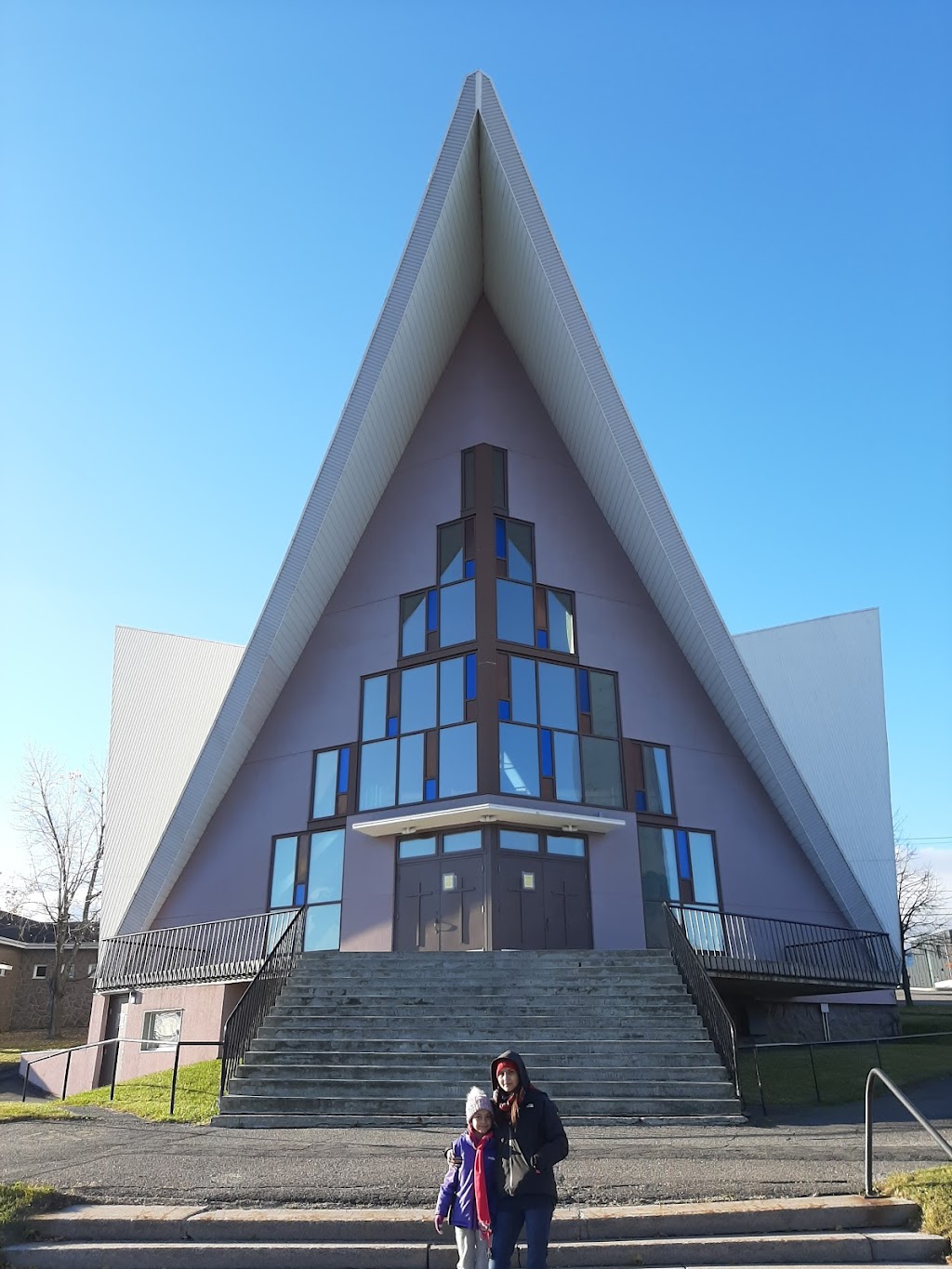 St. Pierre Presbytery | 122 Rue Harvey E, Alma, QC G8B 1B3, Canada | Phone: (418) 662-6491