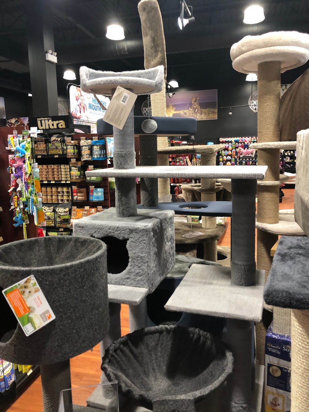 Pet Valu | 3838 Innes Rd, Orléans, ON K1W 0C8, Canada | Phone: (613) 590-7814
