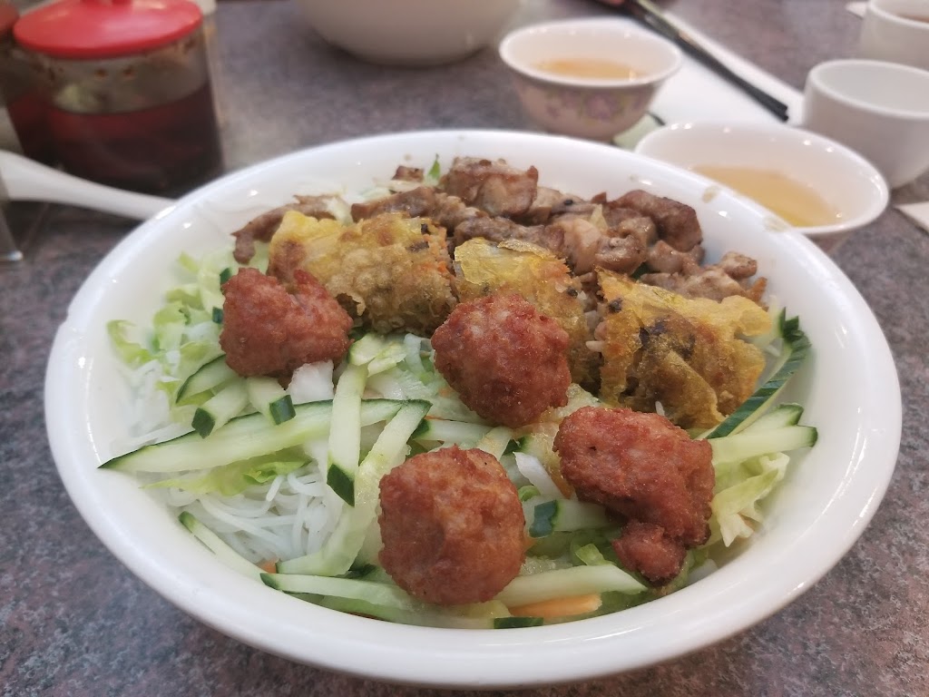 Pho Xe Lua | 1571 Sandhurst Cir, Scarborough, ON M1V 1V2, Canada | Phone: (416) 609-2032