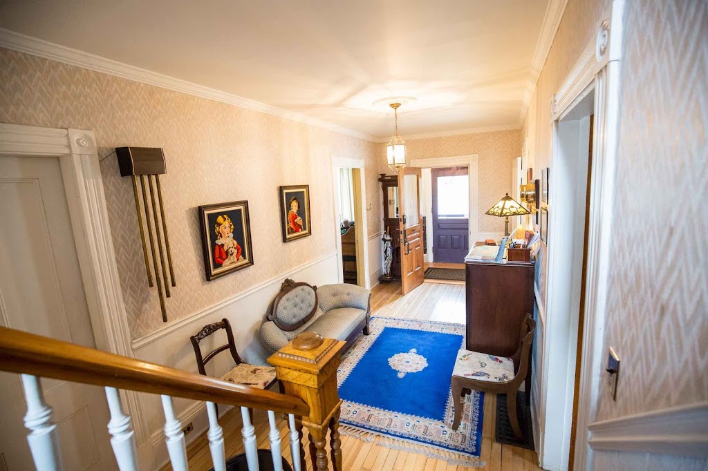 Browns Guest Home Bed & Breakfast | 158 Victoria St E, Amherst, NS B4H 1Y5, Canada | Phone: (902) 667-9769