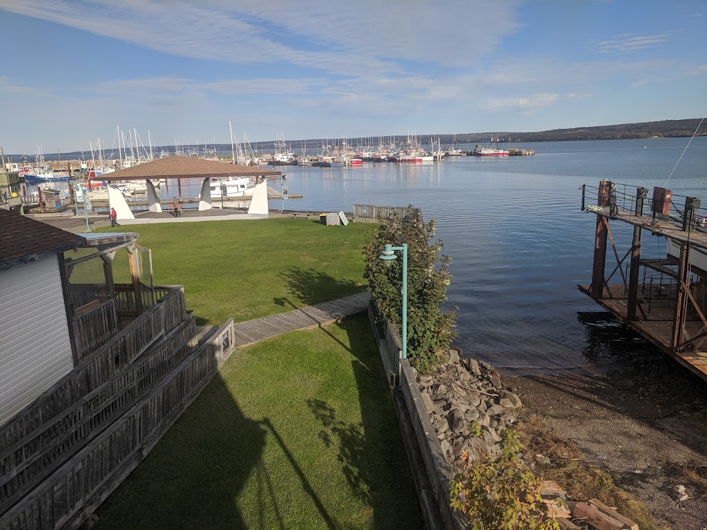 Shoreline Suites | 78 Water St, Digby, NS B0V 1A0, Canada | Phone: (902) 245-5110